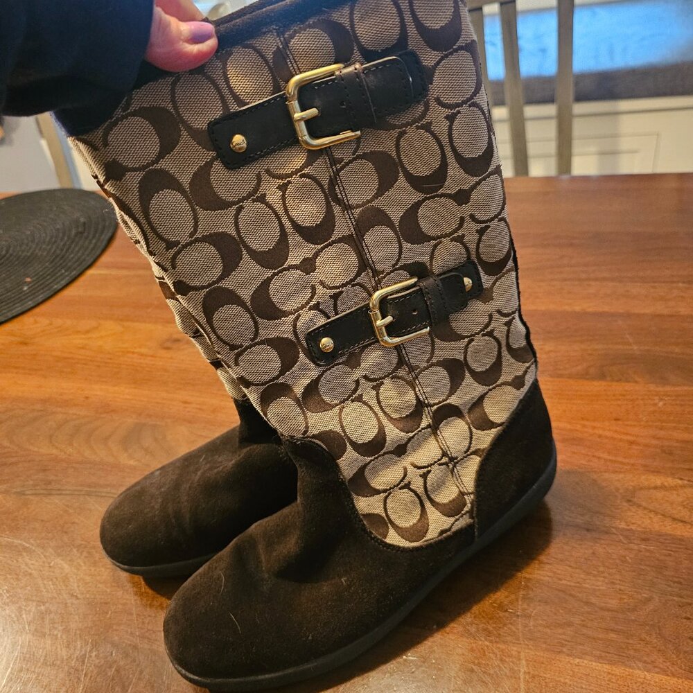 Coach logo winter boots size 8